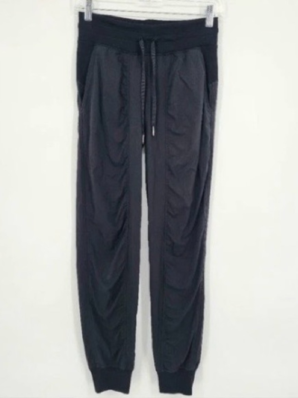 Women’s Lululemon Black Jogger Dance Studio Pants with Drawstring Waist Sz 4